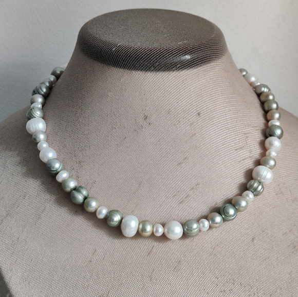 Genuine Cultured Pearls Necklace - Picture 13 of 14